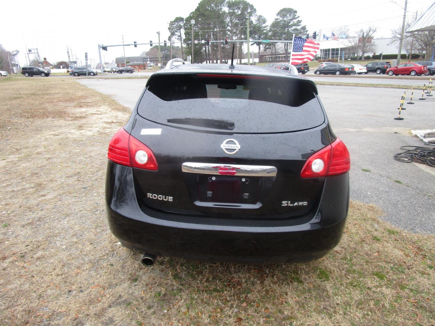 2012 Black Nissan Rogue S AWD (JN8AS5MV4CW) with an 2.5L L4 DOHC 16V engine, Continuously Variable Transmission transmission, located at 2553 Airline Blvd, Portsmouth, VA, 23701, (757) 488-8331, 36.813889, -76.357597 - Photo#6